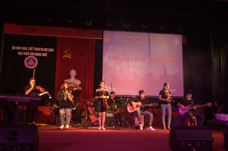 Buổi biểu diễn của sinh viên Học viện Âm nhạc Huế